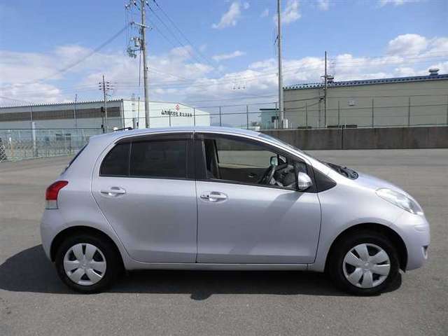 toyota vitz 2008 956647-9227 image 2