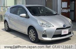 toyota aqua 2012 -TOYOTA--AQUA DAA-NHP10--NHP10-2030122---TOYOTA--AQUA DAA-NHP10--NHP10-2030122-