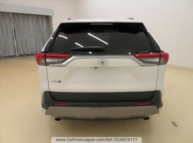 toyota rav4 2022 NIKYO_ZL66346 image 2