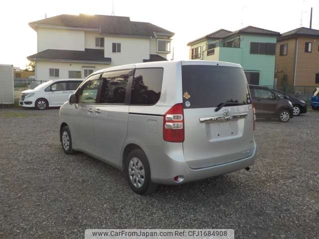 toyota noah 2012 CFJ1684908 image 2