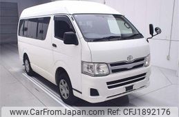 toyota regiusace-van 2013 CFJ1892176