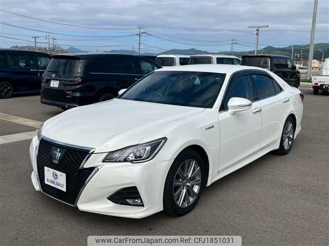 toyota crown 2017 CFJ1851031 image 2