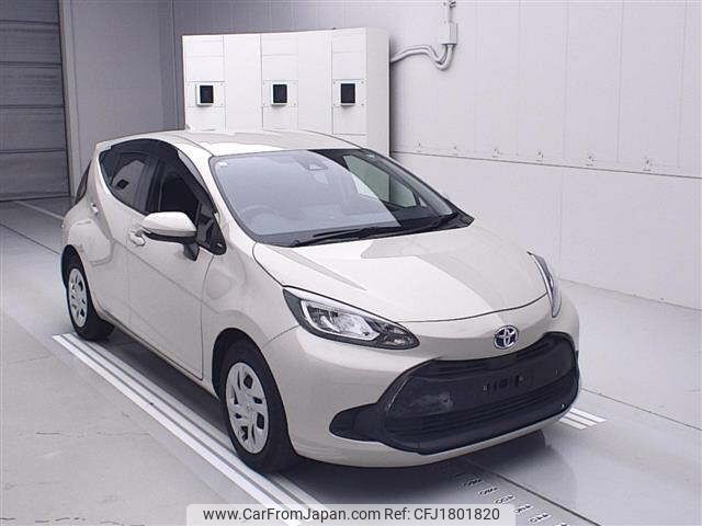 toyota aqua 2022 CFJ1801820 image 1