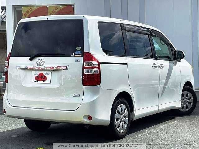 toyota noah 2010 504928-924497 image 2