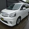 toyota noah 2010 CFJ6628209 image 1