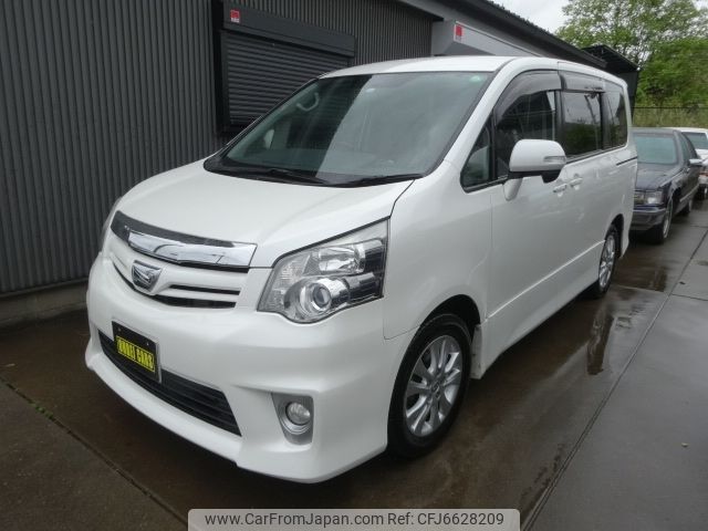 toyota noah 2010 CFJ6628209 image 1