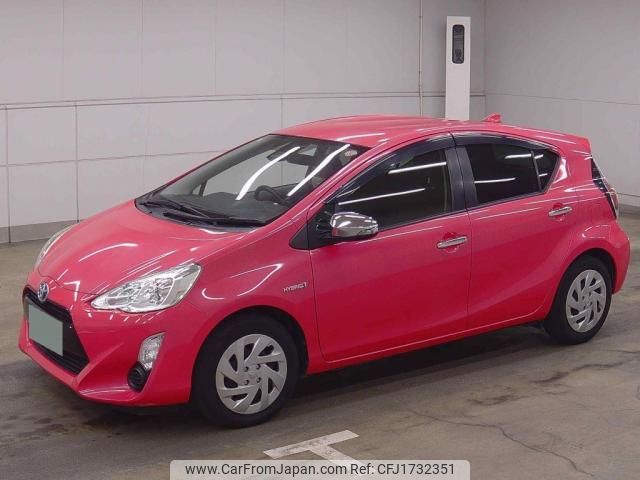 toyota aqua 2017 CFJ1732351 image 1