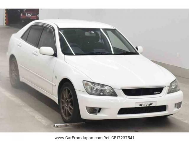 toyota altezza 2004 quick_quick_GH-SXE10_0054716 image 1