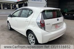 toyota aqua 2012 CARSENSOR_JP_AU6318182538