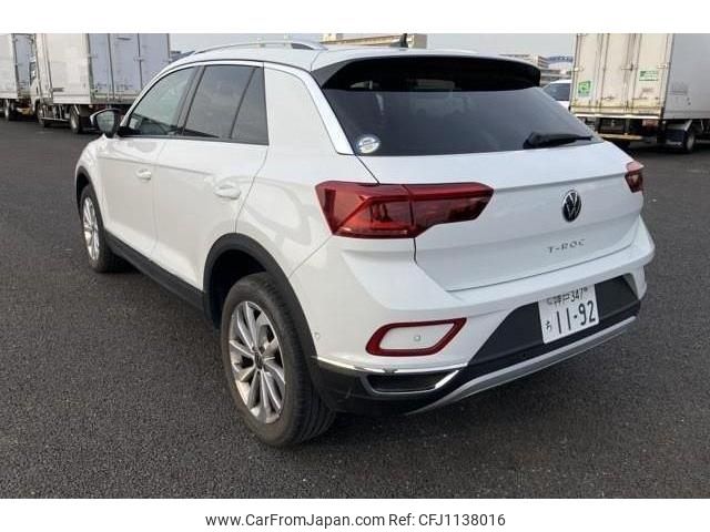 volkswagen t-roc 2023 quick_quick_3DA-A1DFF_WVGZZZA1ZPV612939 image 2