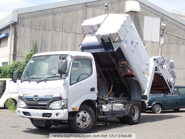 hino dutro 2017 25632508 image 1