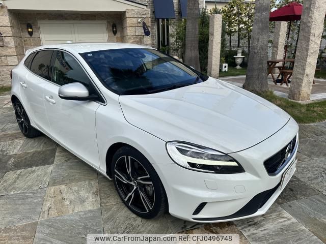 volvo v40 2017 quick_quick_LDA-MD4204T_YV1MVA8RDH2404490 image 2