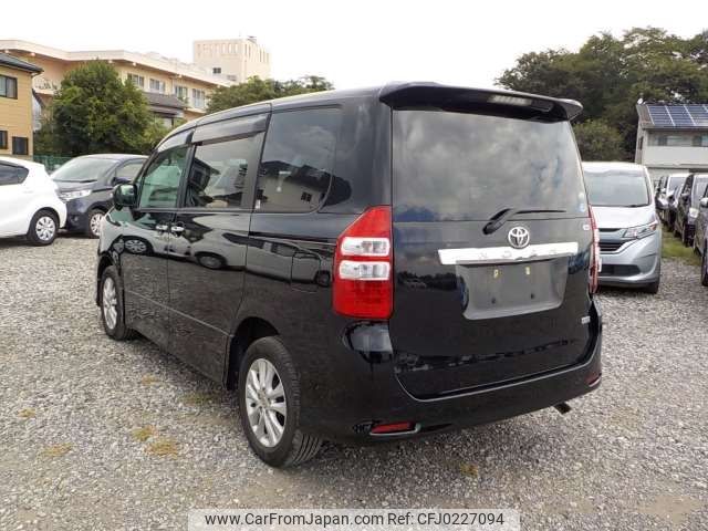 toyota noah 2012 -TOYOTA--Noah DBA-ZRR75W--ZRR75-0092447---TOYOTA--Noah DBA-ZRR75W--ZRR75-0092447- image 2