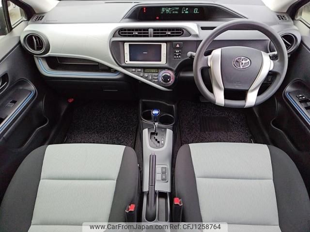 toyota aqua 2013 -TOYOTA--AQUA DAA-NHP10--NHP10-6204074---TOYOTA--AQUA DAA-NHP10--NHP10-6204074- image 2