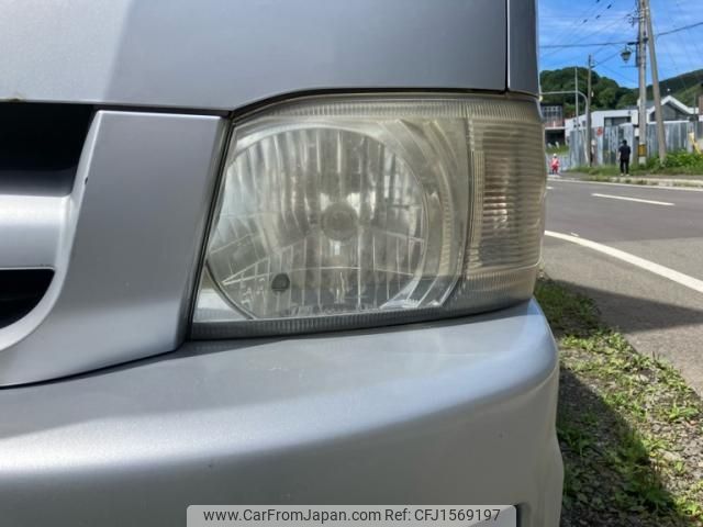 toyota hiace-wagon 2004 CFJ1569197 image 2