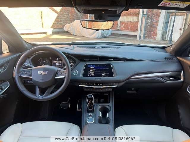 gm gm-others 2023 -GM--Cadillac XT4 7BA-E2UL--1GYFZ9R43NF145168---GM--Cadillac XT4 7BA-E2UL--1GYFZ9R43NF145168- image 2
