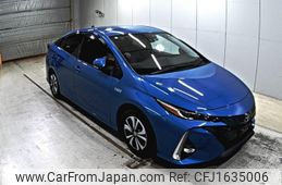 toyota prius-phv 2018 CFJ1635006