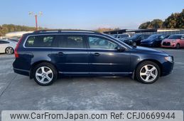 volvo v70 2013 NIKYO_HC19739