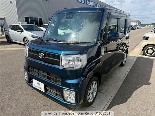 toyota pixis-mega 2022 CFJ1832601 image 2