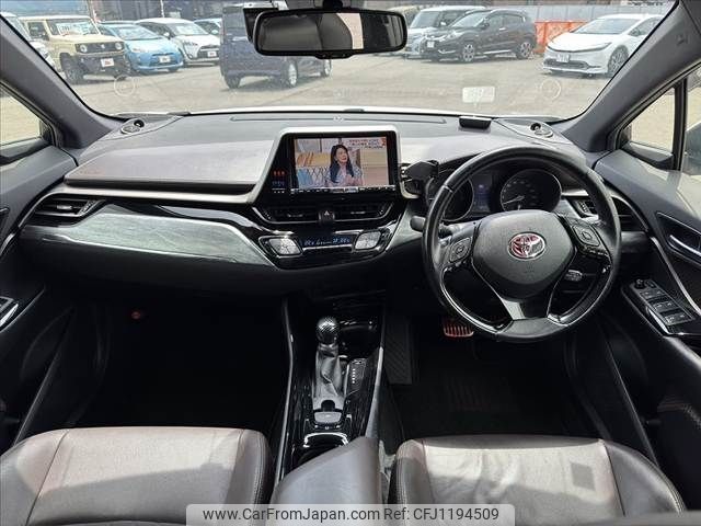 toyota c-hr 2017 -TOYOTA--C-HR DAA-ZYX10--ZYX10-2048181---TOYOTA--C-HR DAA-ZYX10--ZYX10-2048181- image 2