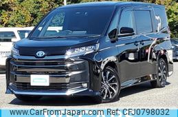 toyota noah 2023 quick_quick_6AA-ZWR90W_ZWR90-0085878