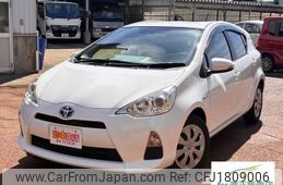 toyota aqua 2012 CFJ1809006