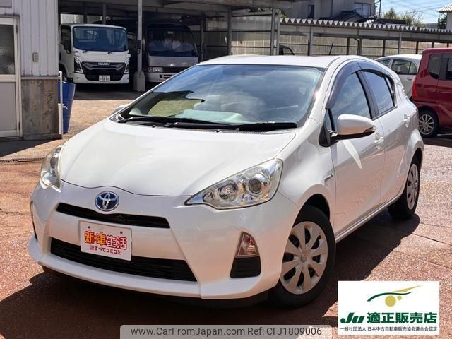 toyota aqua 2012 CFJ1809006 image 1