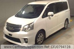 toyota noah 2013 -TOYOTA--Noah DBA-ZRR70W--ZRR70-0549935---TOYOTA--Noah DBA-ZRR70W--ZRR70-0549935-