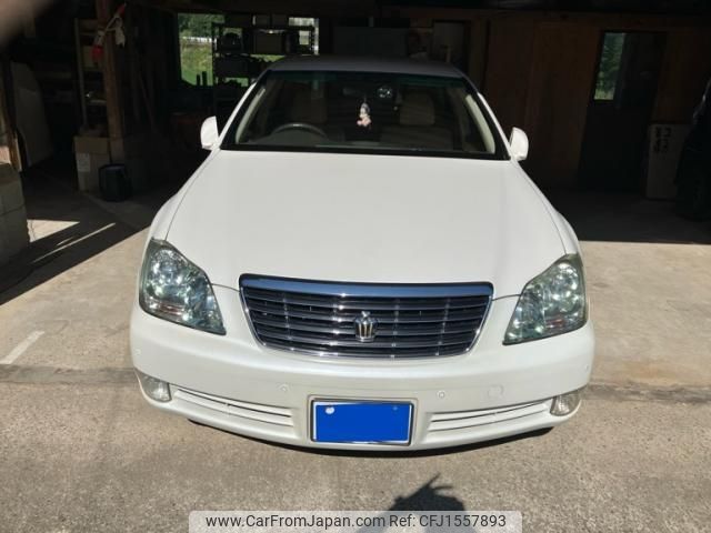 toyota crown 2004 CFJ1557893 image 1