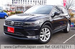 volkswagen tiguan 2017 -VOLKSWAGEN--VW Tiguan ABA-5NCZE--WVGZZZ5NTZHW870063---VOLKSWAGEN--VW Tiguan ABA-5NCZE--WVGZZZ5NTZHW870063-