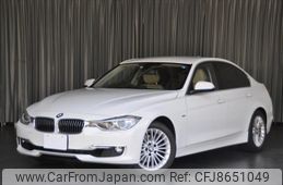bmw-3-series-2014-6467-car_50048db3-14a8-47f8-9df0-a0e3553e292a