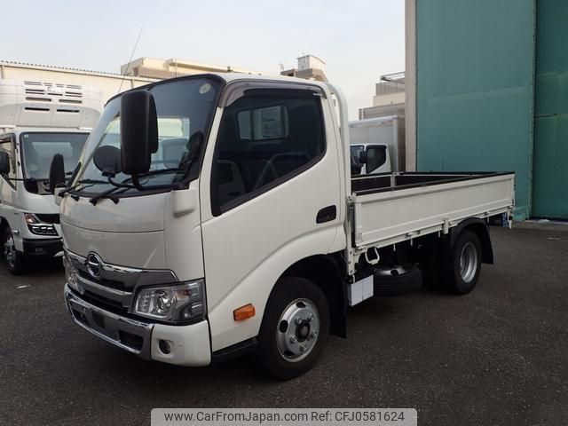 hino dutro 2022 GOO_NET_EXCHANGE_0707934A30241220W001 image 1