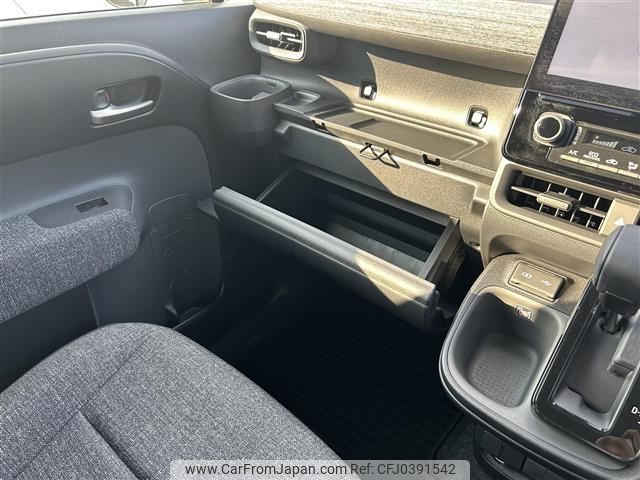 2024 Toyota Sienta 5BA-MXPC10G - Car Price $21,500