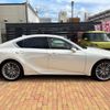 lexus is 2022 CFJ1806068 image 9