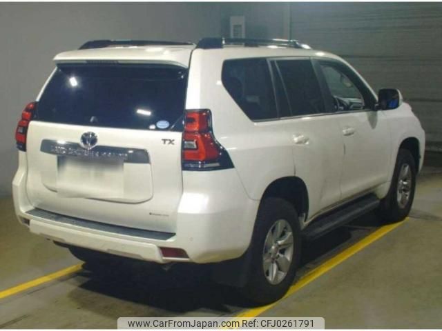 toyota land-cruiser-prado 2017 quick_quick_3BA-TRJ150W_0080790 image 2