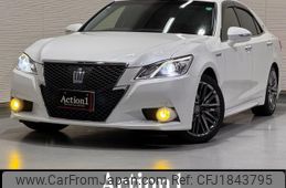 toyota crown-hybrid 2013 CFJ1843795
