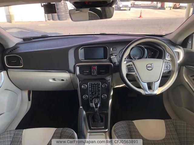 volvo v40 2019 GOO_JP_700110115730241202002 image 2