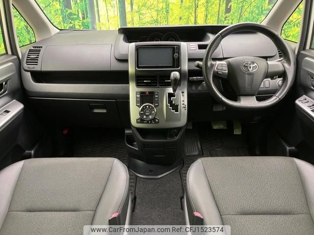 toyota voxy 2013 CFJ1523574 image 2