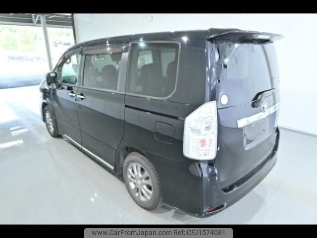 toyota voxy 2013 CFJ1574081 image 2