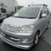 toyota noah 2004 160901133720 image 2