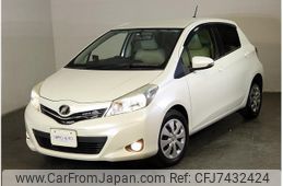 toyota vitz 2011 CFJ7432424