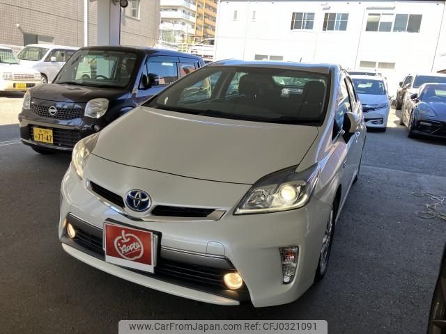 toyota prius-phv 2014 quick_quick_DLA-ZVW35_3070668 image 2