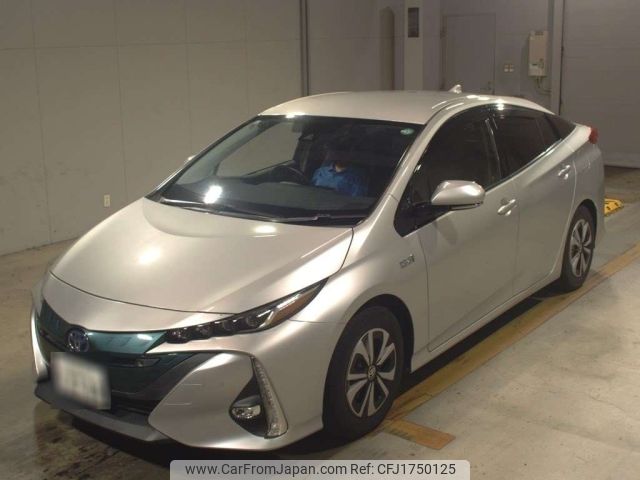 toyota prius-phv 2017 CFJ1750125 image 1