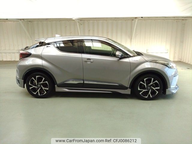 toyota c-hr 2017 ENHANCEAUTO_1_ea286625 image 2