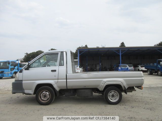 toyota-townace-truck-2006-2817-car_50c4ff0d-fc29-405a-a447-929cf5d8d428