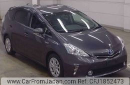 toyota prius-α 2011 CFJ1852473