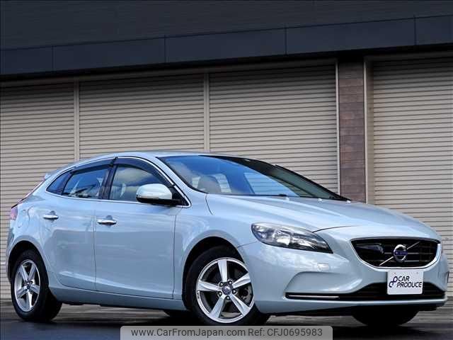 volvo v40 2013 -VOLVO--Volvo V40 MB4164T--E2102252---VOLVO--Volvo V40 MB4164T--E2102252- image 1