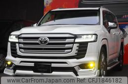 toyota land-cruiser 2024 CFJ1846182