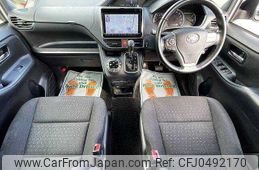 toyota voxy 2014 504928-925307