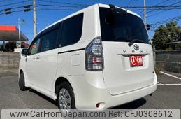 toyota voxy 2013 TE5864